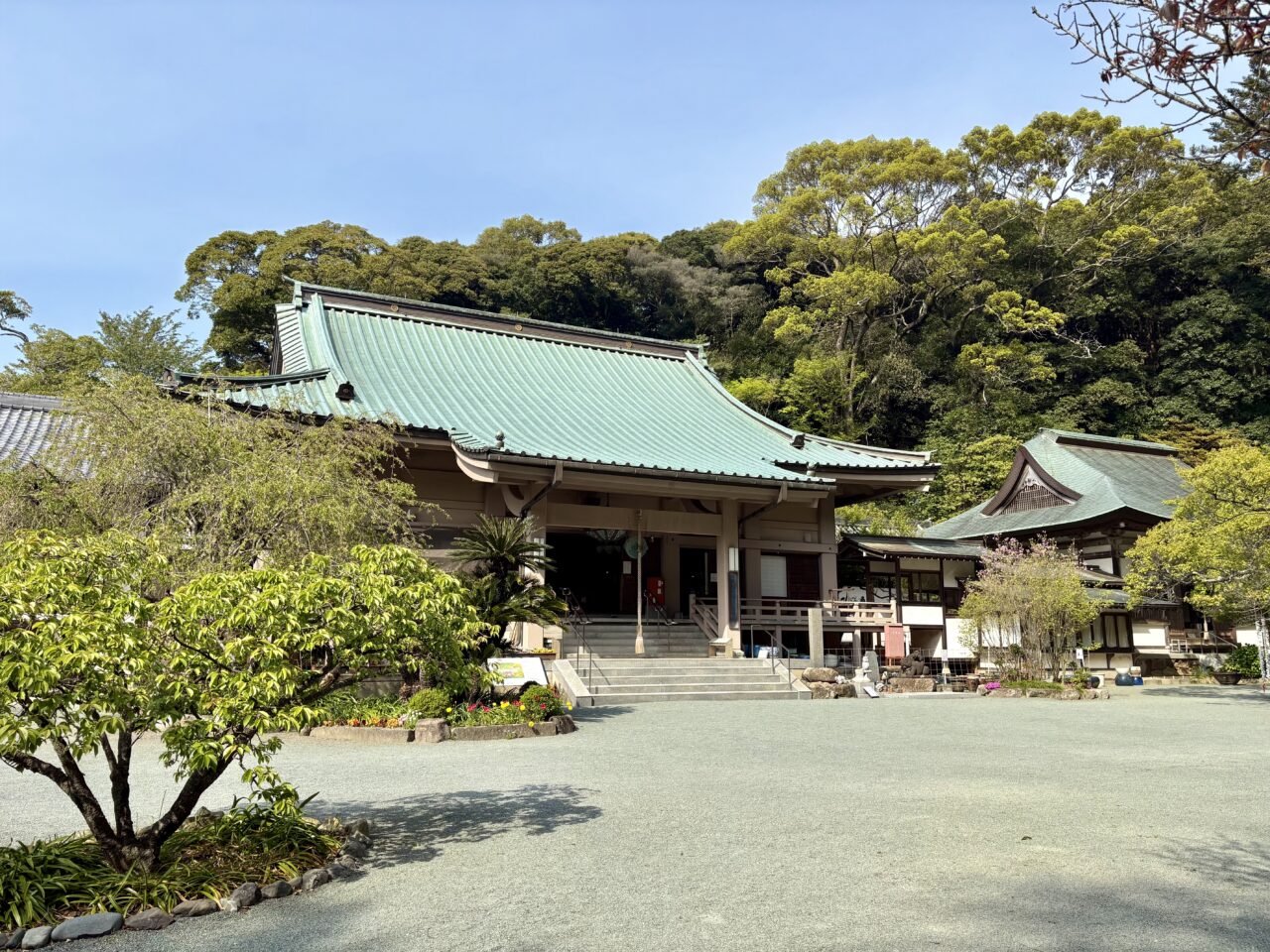 鎮国寺
